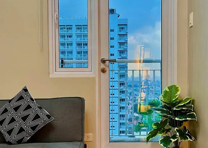 Bed & Breakfast Solace 71 - Grass Residences Manila